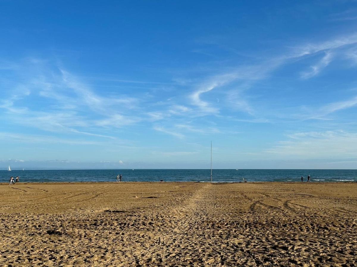 Beach Front Apartment Sabbiadoro Lignano Sabbiadoro Exterior foto